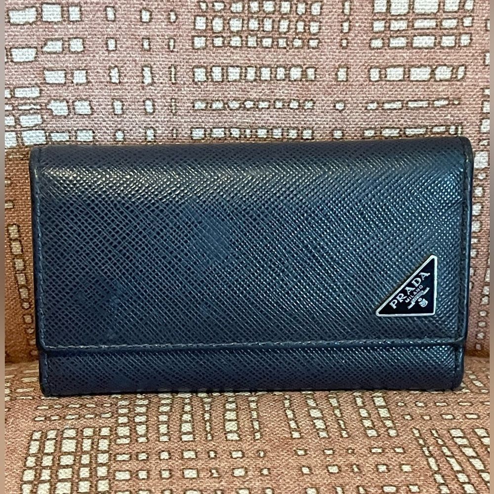 Prada saffiano leather key case in rich navy blue with signature triangle logo. - Picture 2 of 10